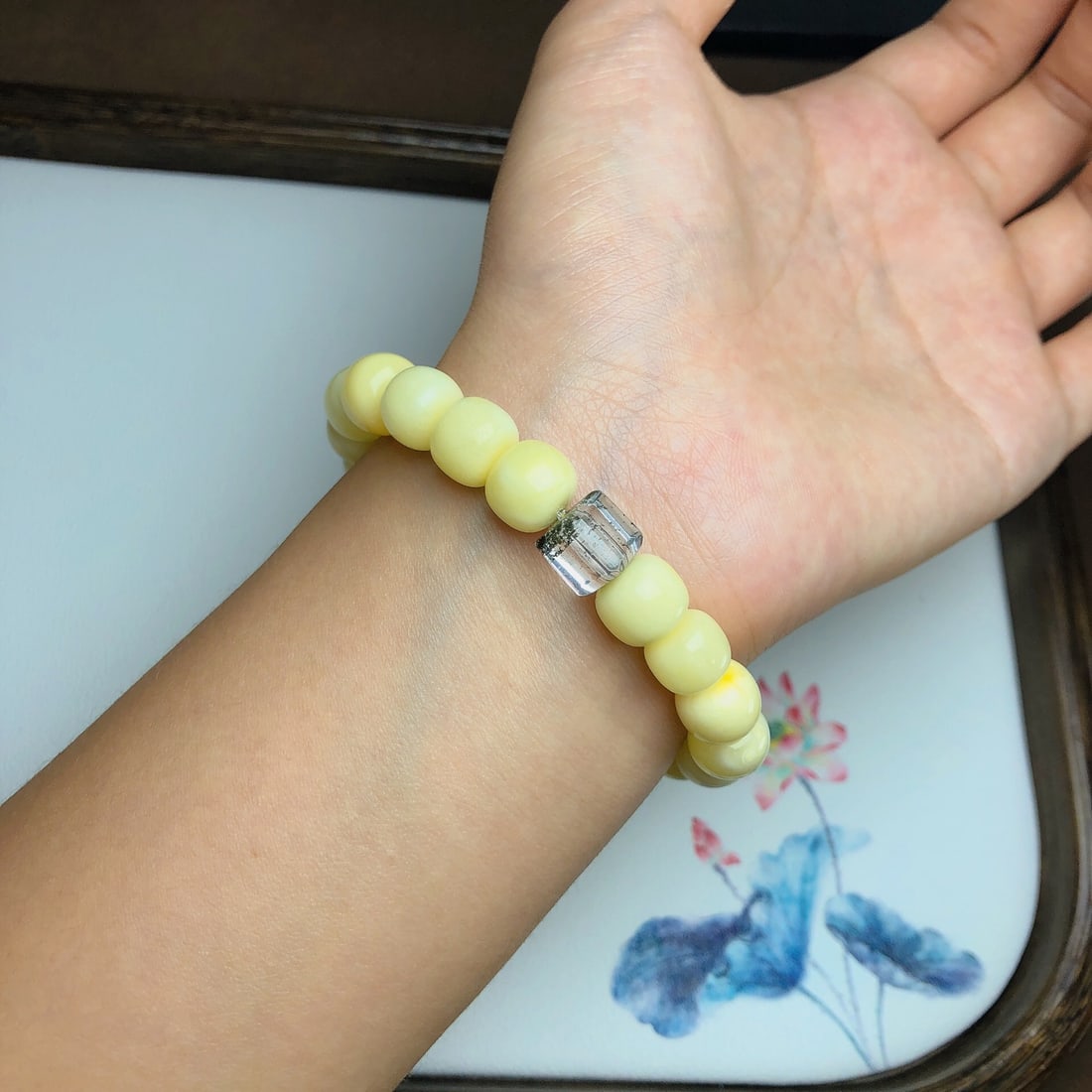 An Exquisite Amber Bracelets - 5