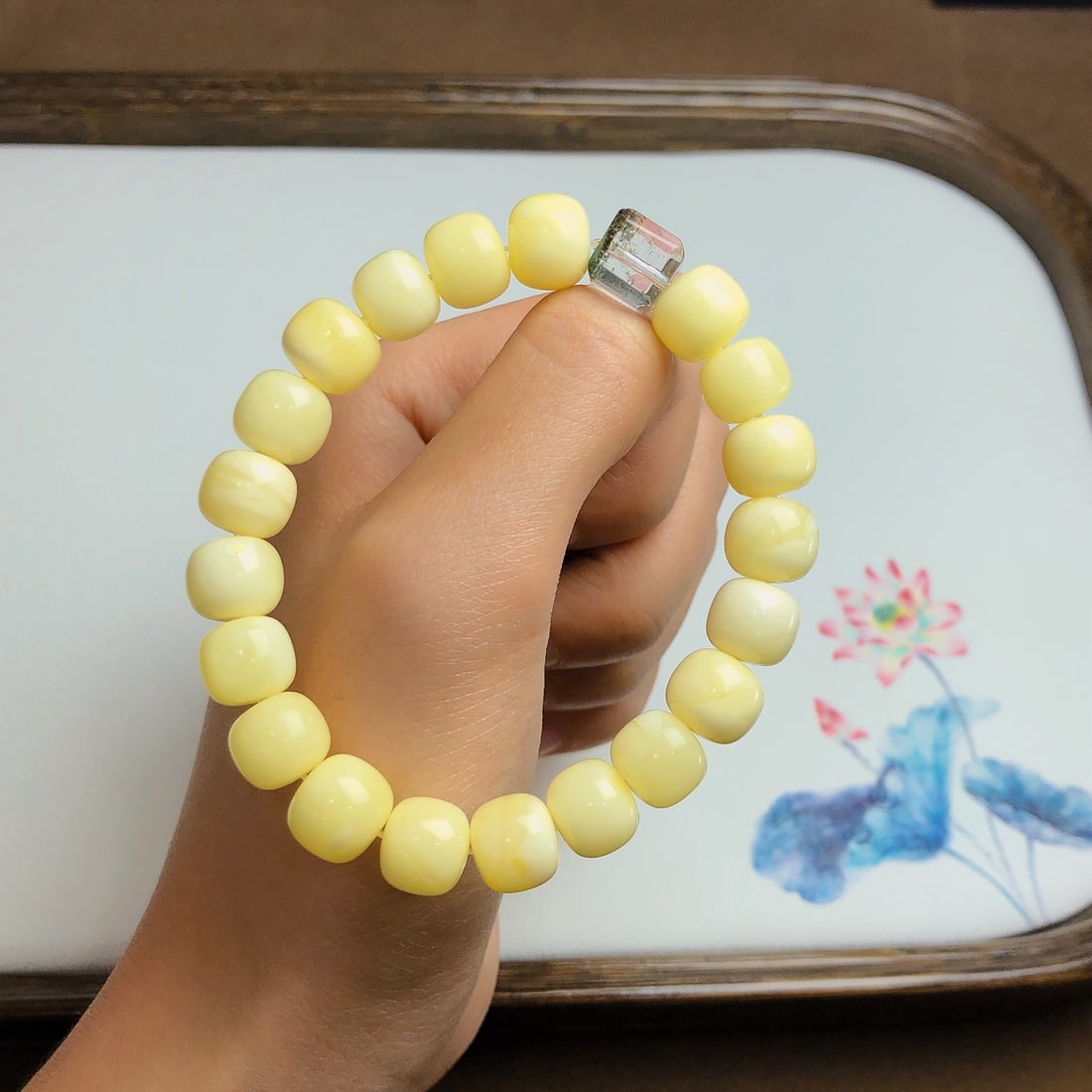 An Exquisite Amber Bracelets - 6