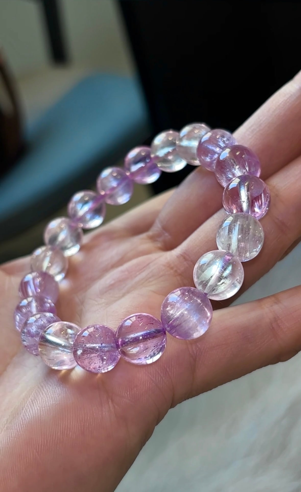 An Exquisite Crystal Bracelet - 3