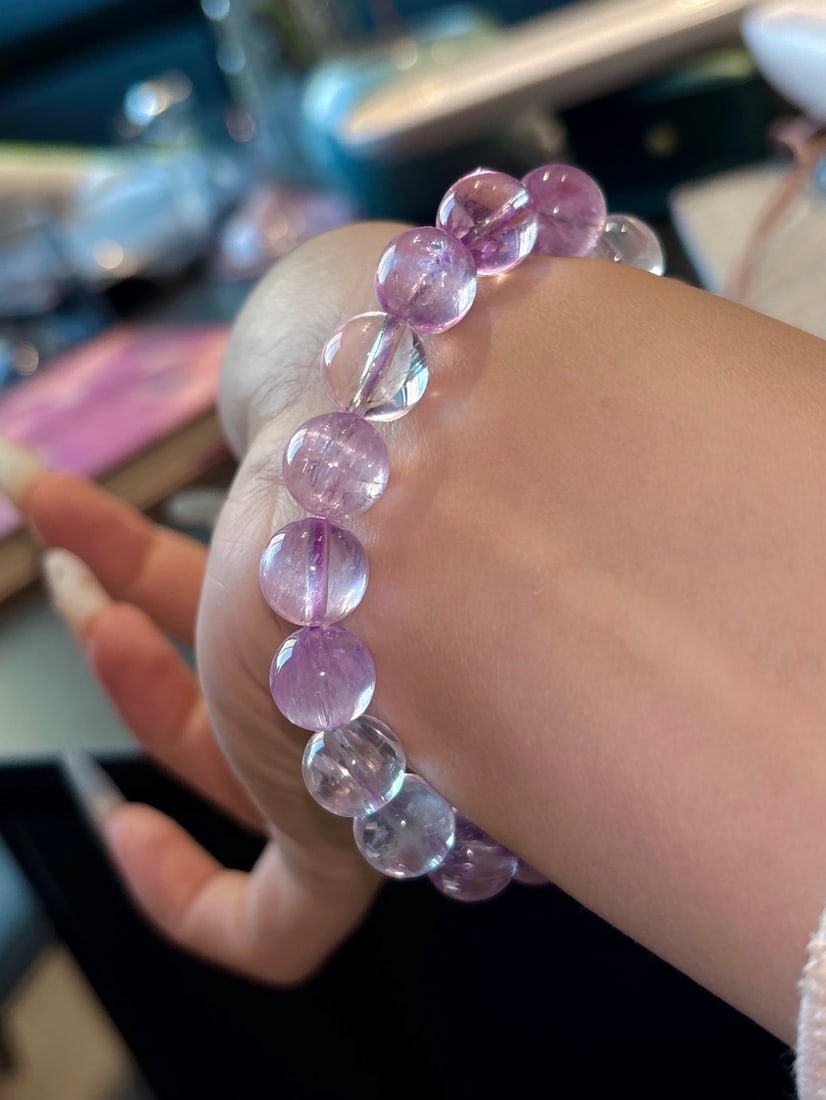 An Exquisite Crystal Bracelet - 6
