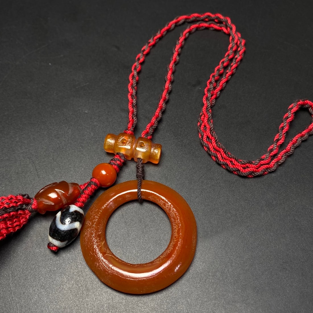 A Precious Agate Necklace - 4