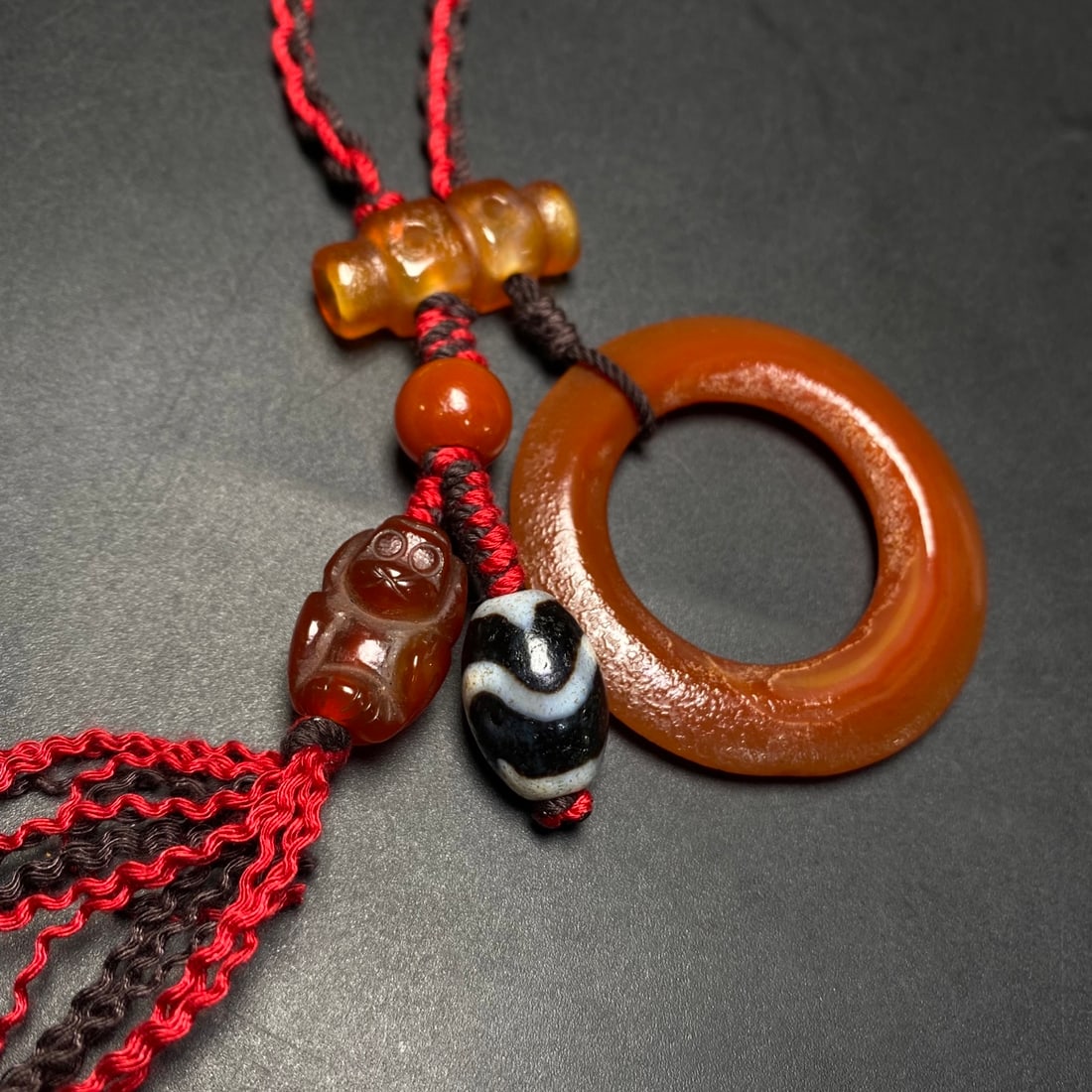 A Precious Agate Necklace - 5