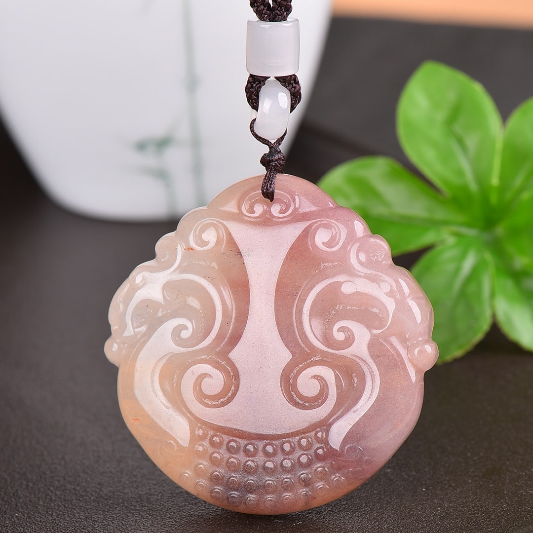 An Exquisite Red Jade Phoenix Pattern Pendant - 2