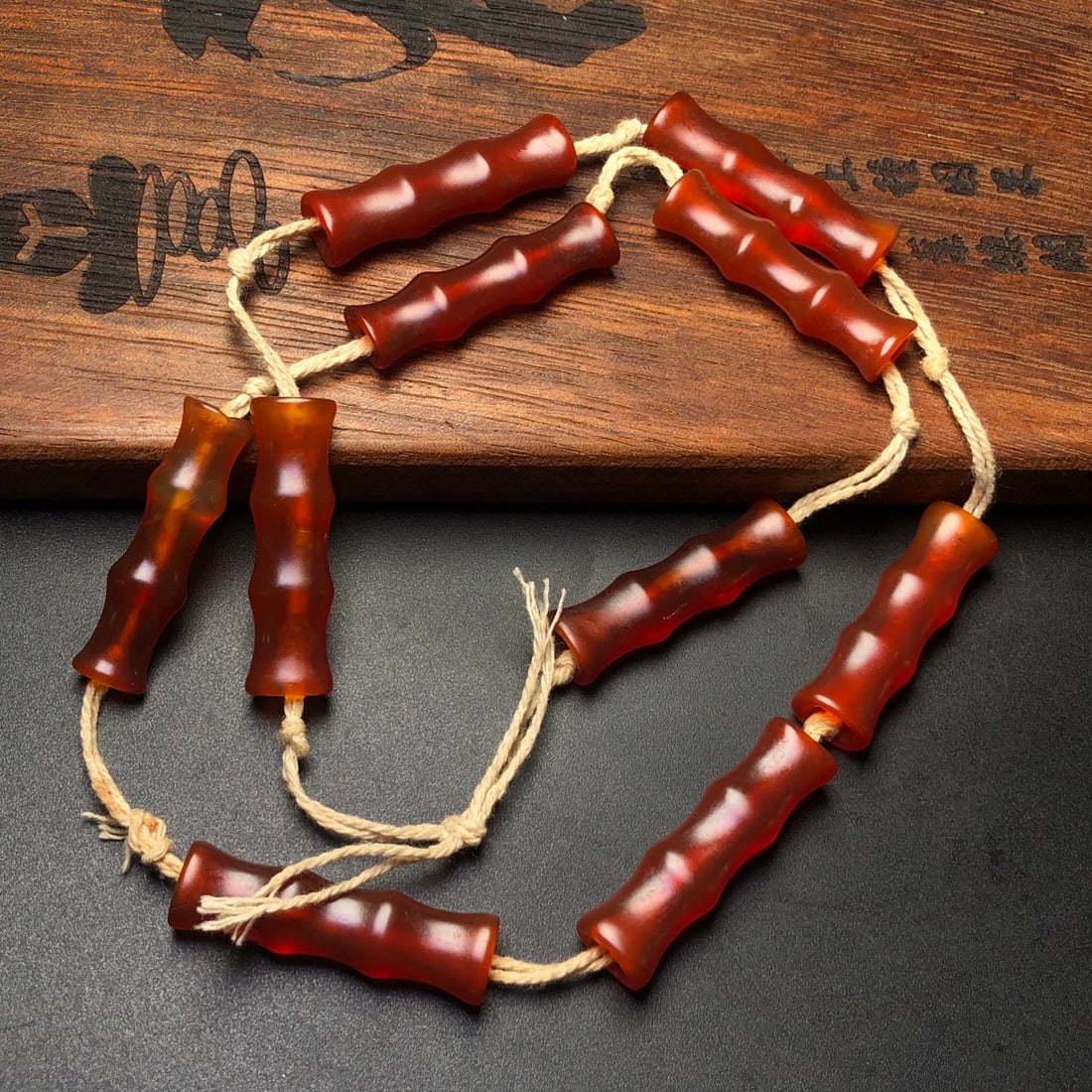 An Exquisite Agate Necklace: An Exquisite Agate Necklace,Size:40mmx11mm*10 玛瑙项链