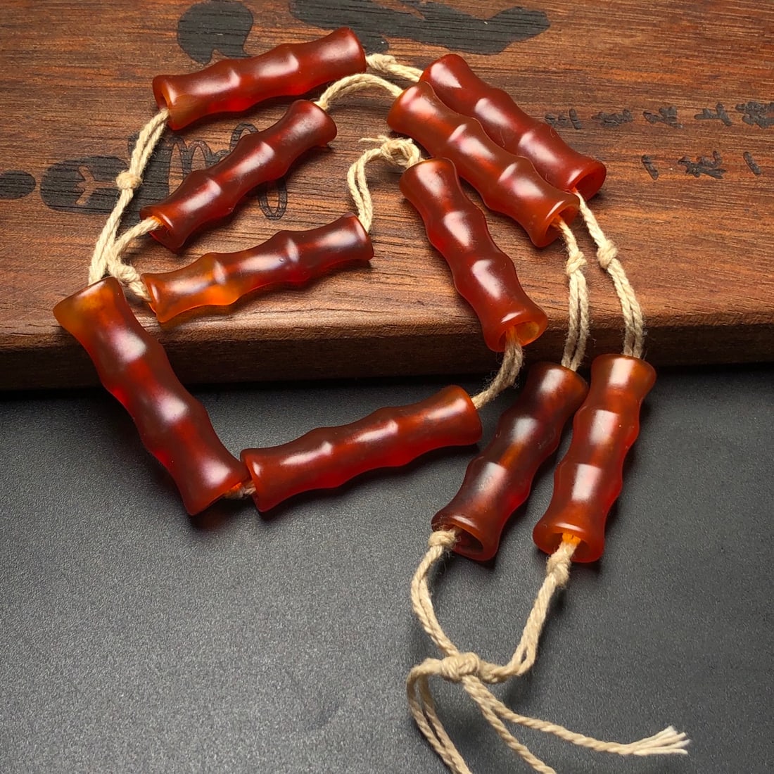 An Exquisite Agate Necklace - 4