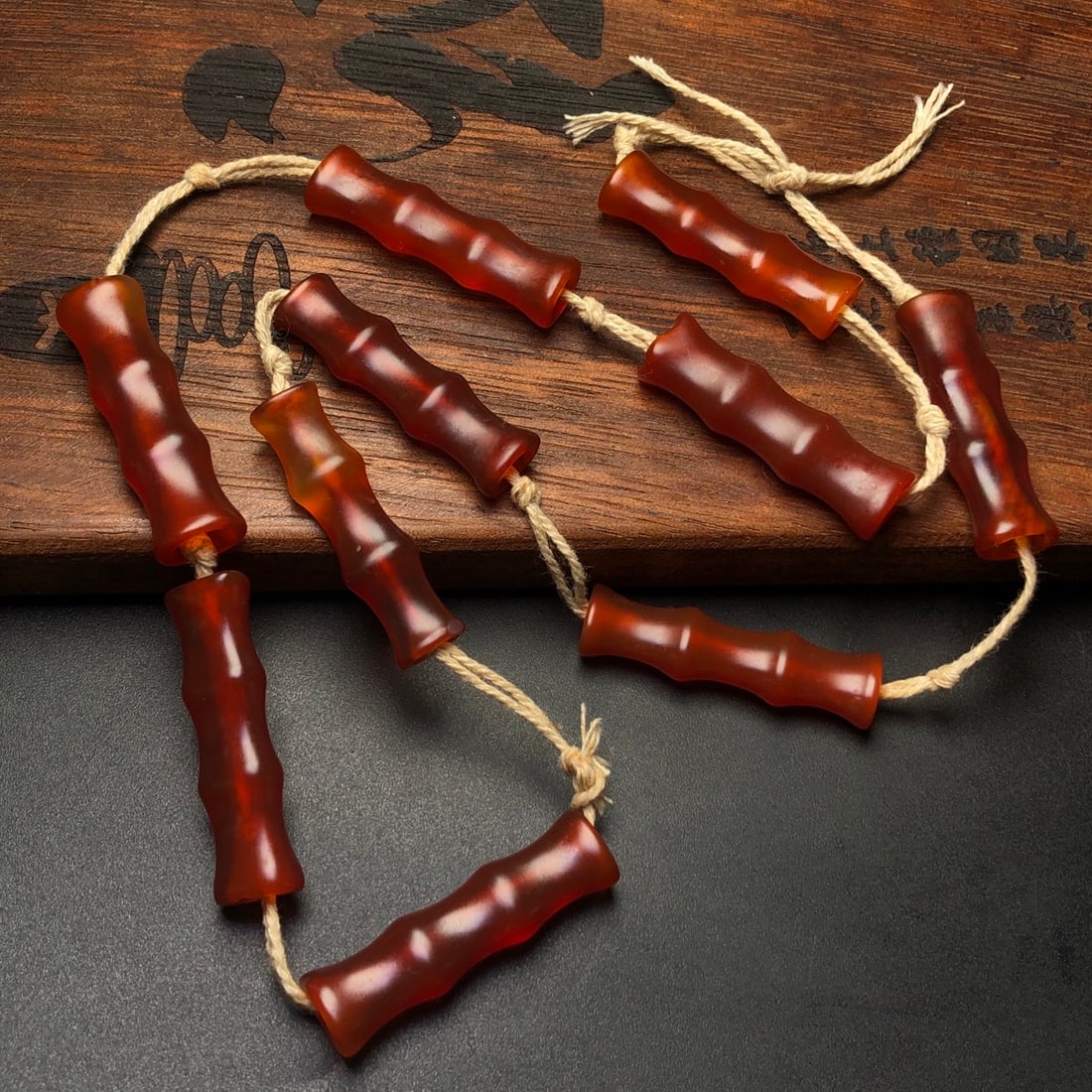 An Exquisite Agate Necklace - 6