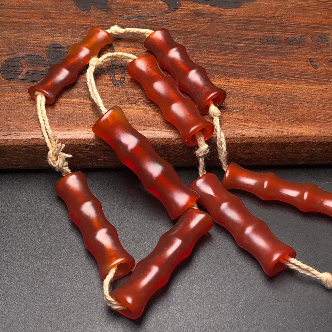 An Exquisite Agate Necklace - 7