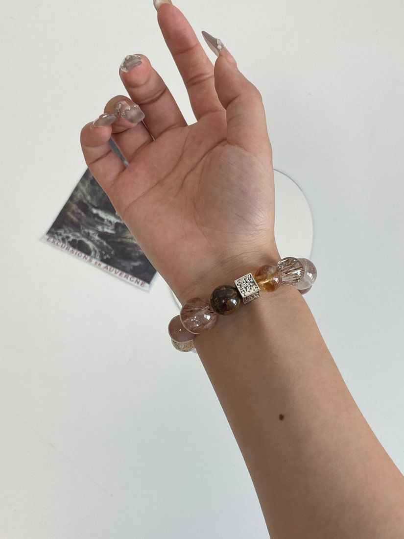 An Exquisite Crystal Bracelet - 12