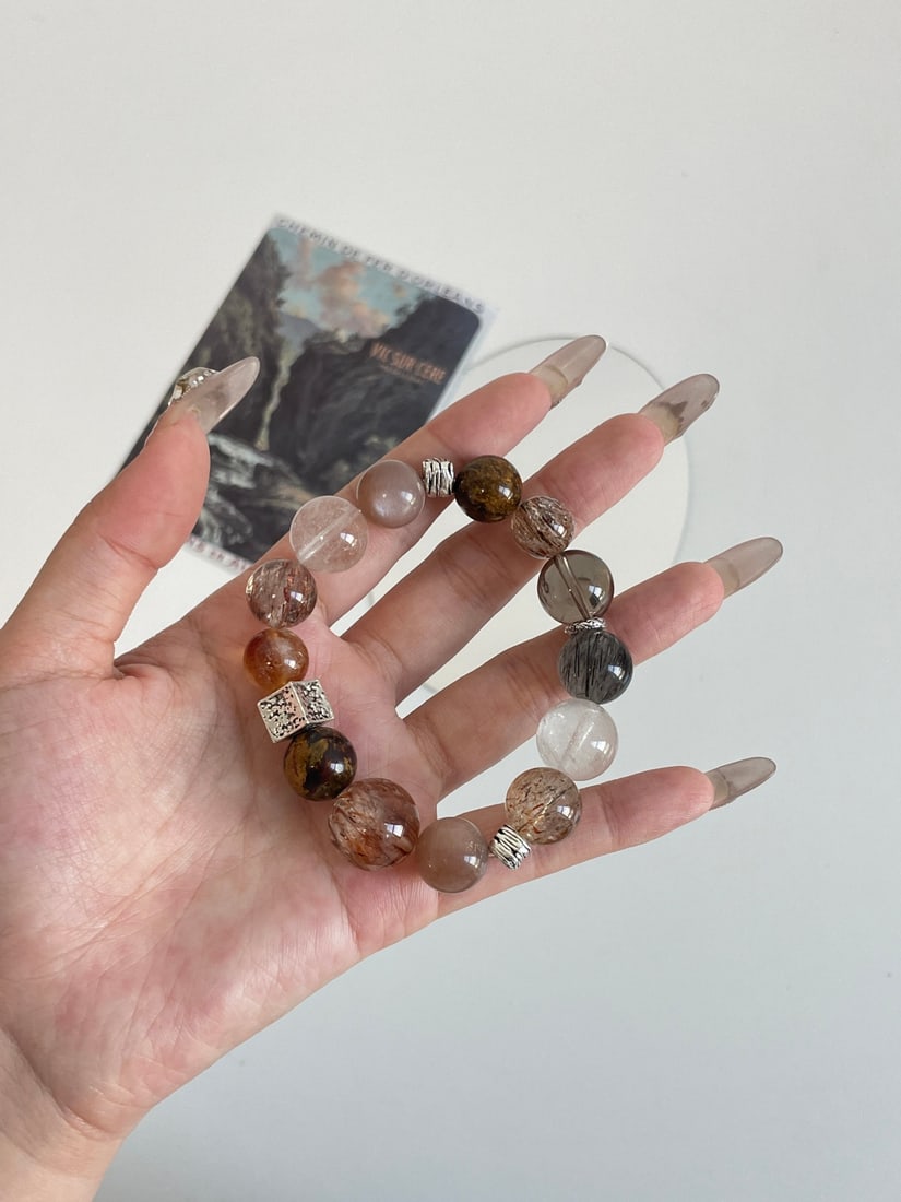 An Exquisite Crystal Bracelet - 17