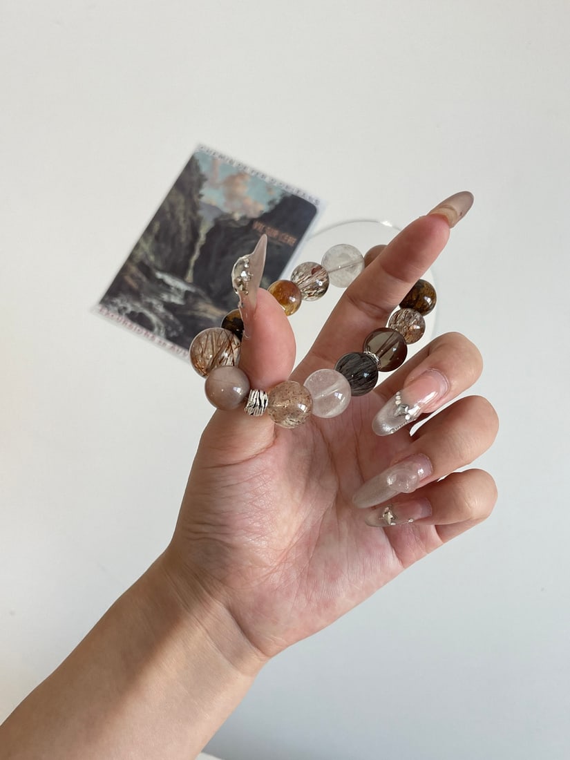An Exquisite Crystal Bracelet - 19