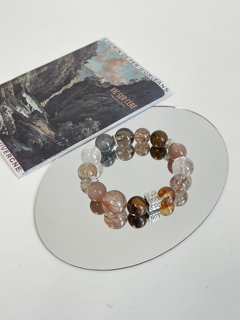 An Exquisite Crystal Bracelet - 2