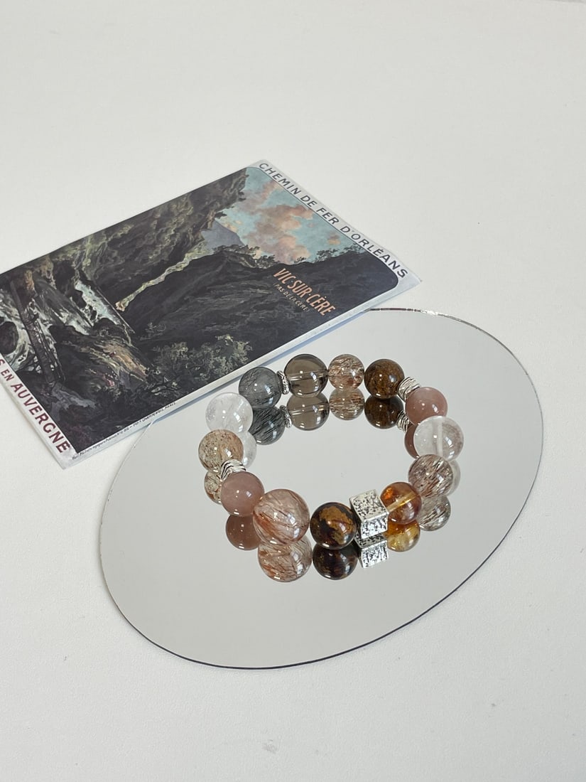 An Exquisite Crystal Bracelet - 3
