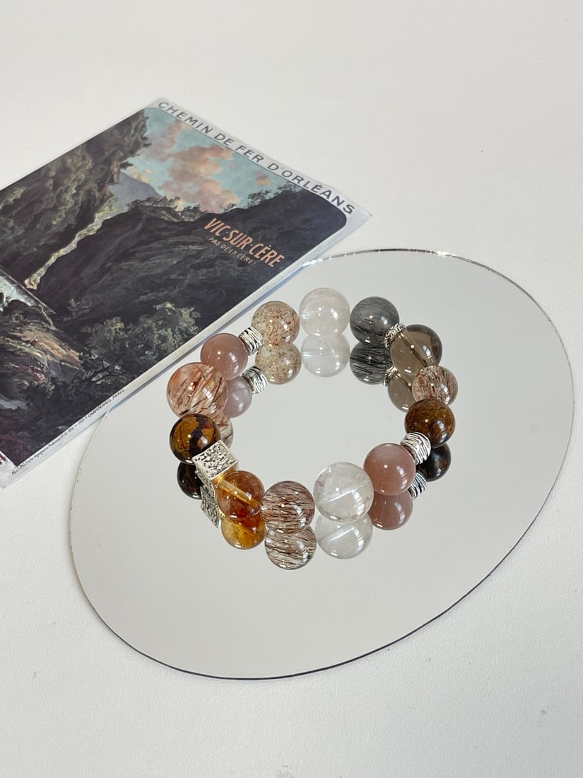 An Exquisite Crystal Bracelet - 5