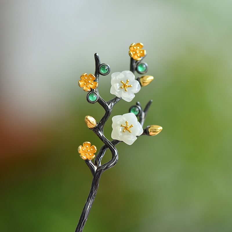 An Exquisite Sterling Silver Inlaid White Jade Hairpin: An Exquisite Sterling Silver Inlaid White Jade Hairpin 纯银镶白玉发簪