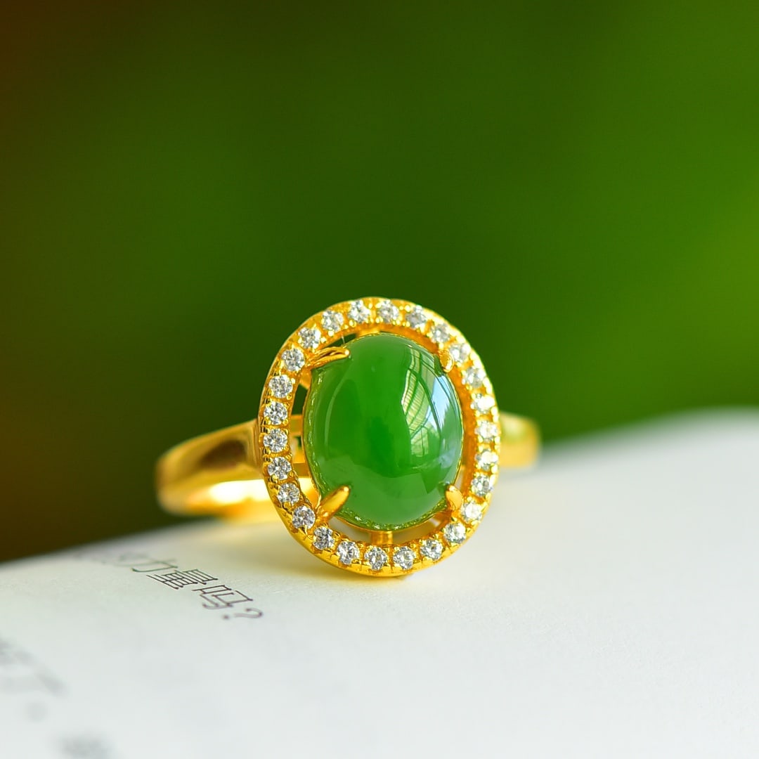 An Exquisite Sterling Silver-Gold Plated Inlaid Jasper Ring,Inlaid Diamond: An Exquisite Sterling Silver-Gold Plated Inlaid Jasper Ring,Inlaid Diamond,Size:8mmx10mm 纯银镀金镶碧玉戒指,嵌钻石