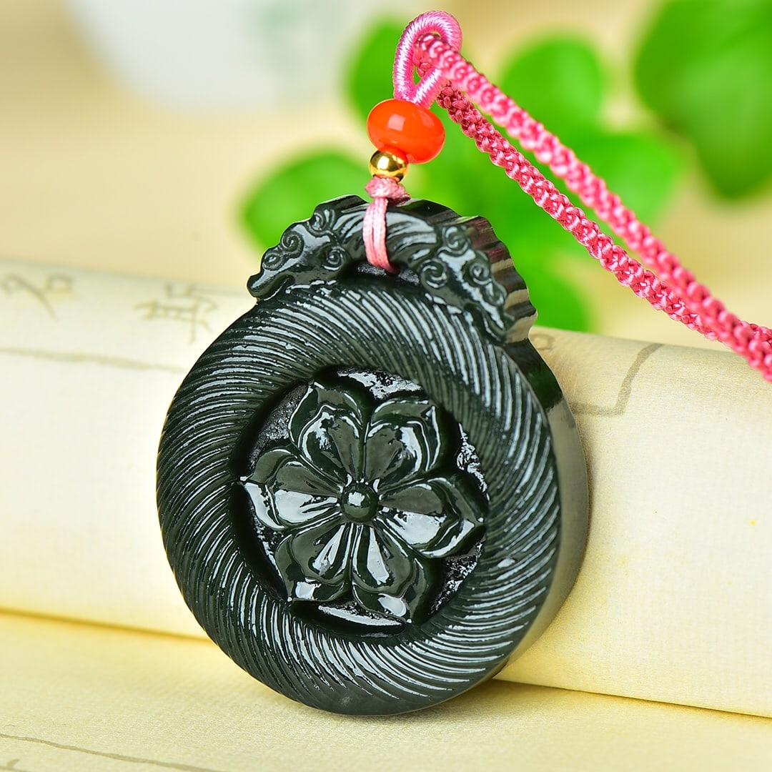 An Exquisite Sapphire Flower Pattern Pendant - 4
