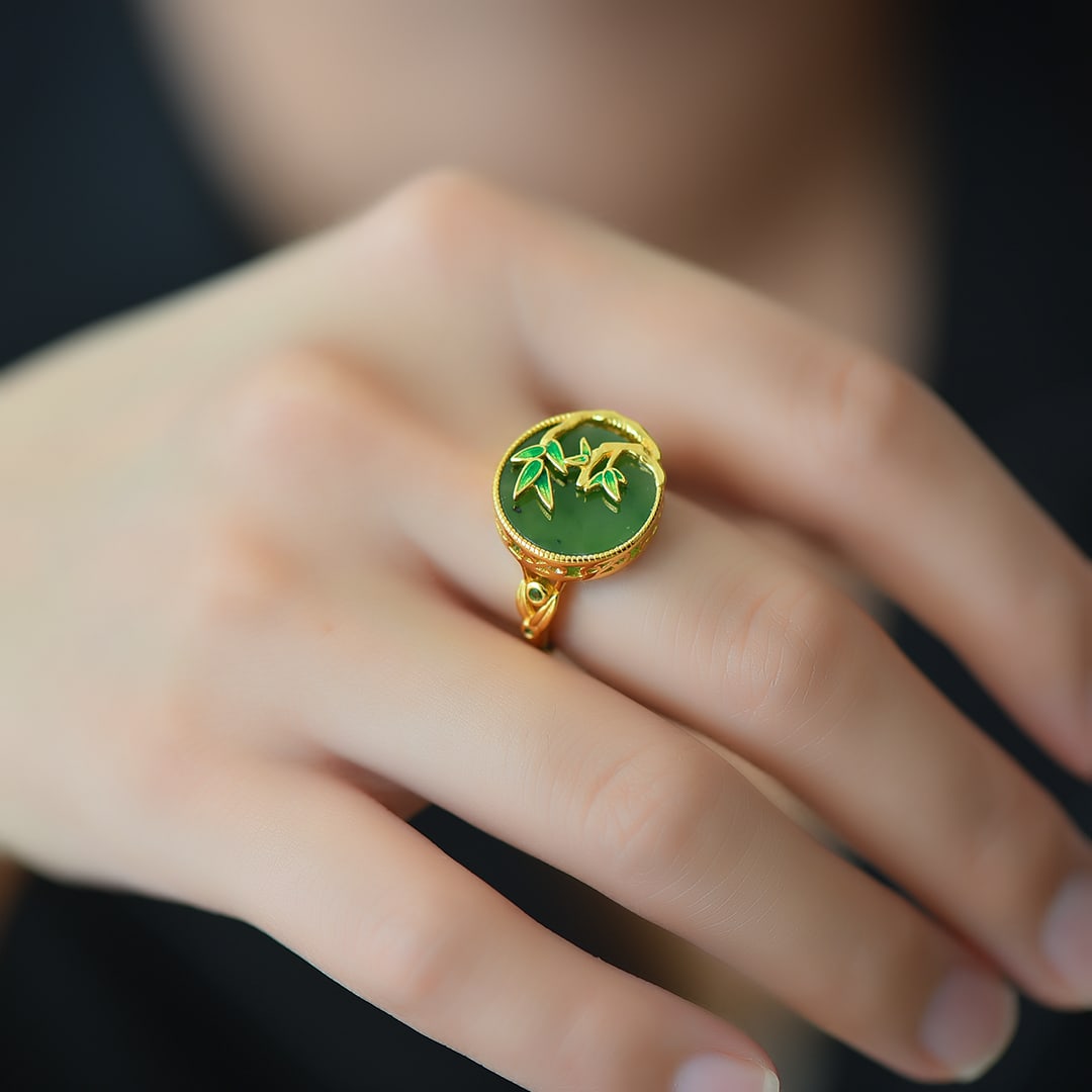 An Exquisite Sterling Silver-Gold Plated Inlaid Jasper Ring: An Exquisite Sterling Silver-Gold Plated Inlaid Jasper Ring,Size:14mmx15mm 纯银镀金镶碧玉戒指