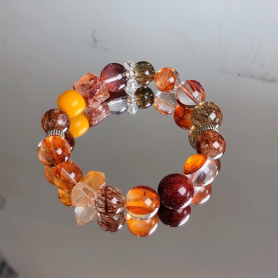 An Exquisite Crystal Bracelet - 2
