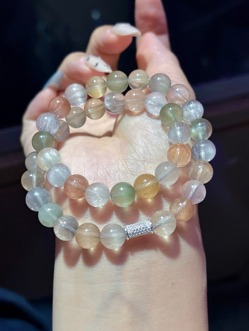 An Exquisite Crystal Bracelet - 2