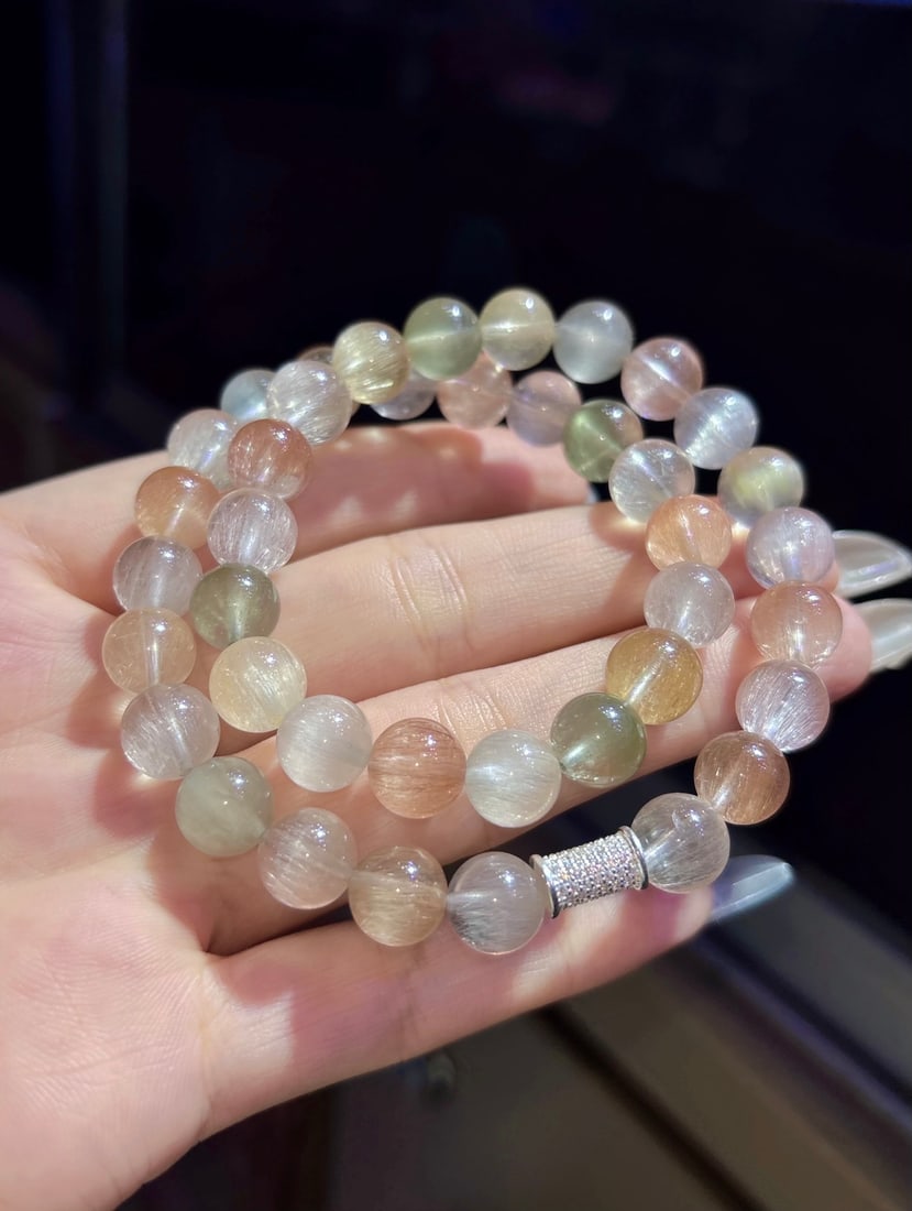An Exquisite Crystal Bracelet - 6