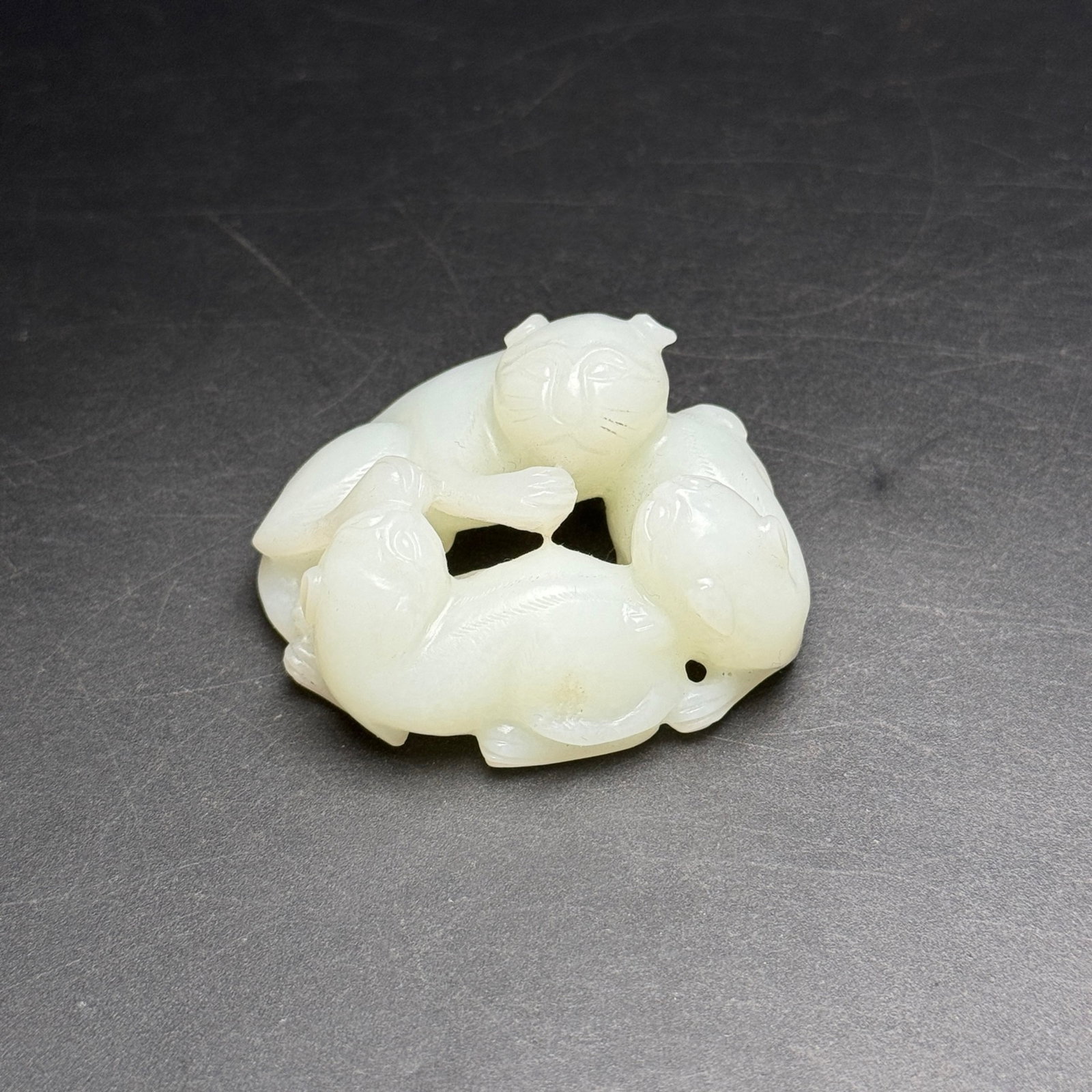 An Exquisite White Jade Beast Ornament: An Exquisite White Jade Beast Ornament,Qing Dynasty,China,Size:52mmx47mmx27mm,Weight:71g 白玉兽摆件,中国清代