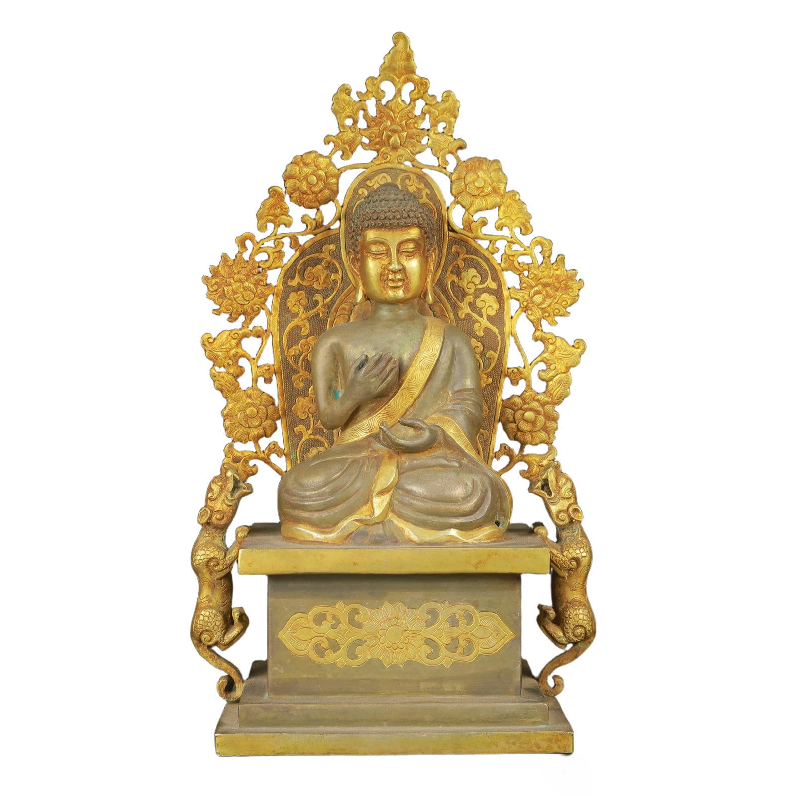 An Exquisite Gilt Silver Statue of Sakyamuni: An Exquisite Gilt Silver Statue of Sakyamuni,Qing Dynasty,China,Size:5.5inx4.3inx11.8in,Weight:2000g 银鎏金释迦摩尼像,中国清代