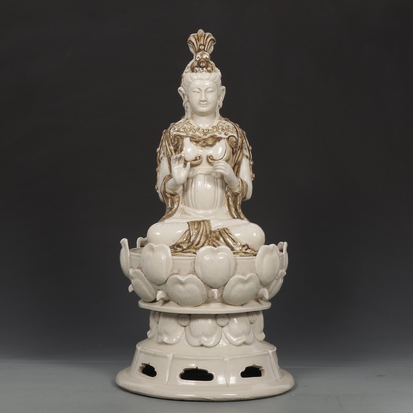 A Huge Ding yao Brown Color Statue of Avalokitesvara: A Huge Ding yao Brown Color Statue of Avalokitesvara,Song Dynasty,China,Size:20.9inx9.4in 定窑褐彩观音像,中国宋代