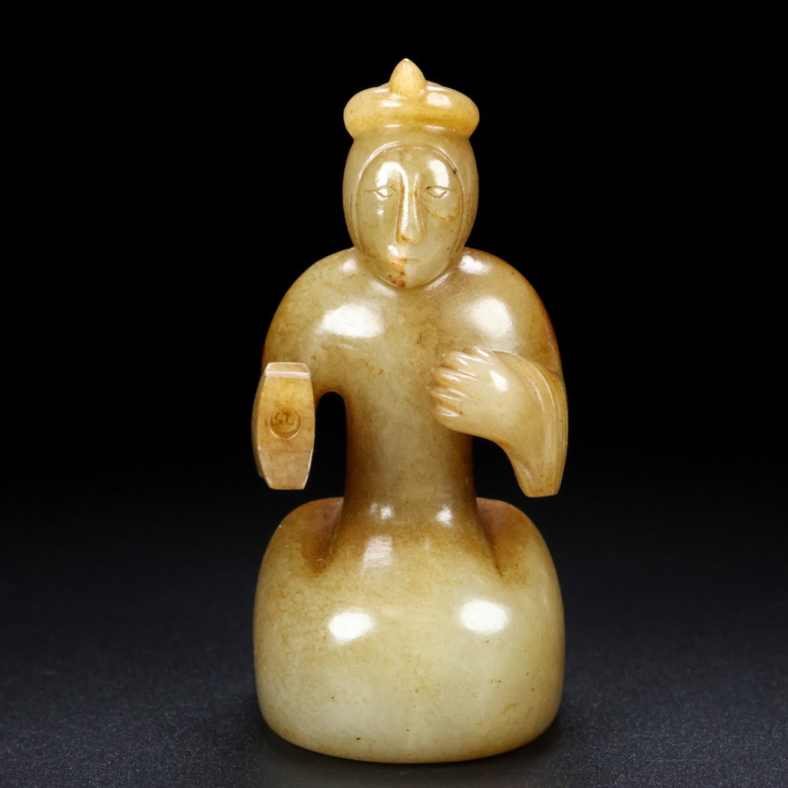 An Archaic Gaogu yu Figure Ornament: An Archaic Gaogu yu Figure Ornament,Ancient Time, China, Size:1.6inx2.6inx3.5in, Weight:227g 高古玉人物纹摆件,中国远古时&#