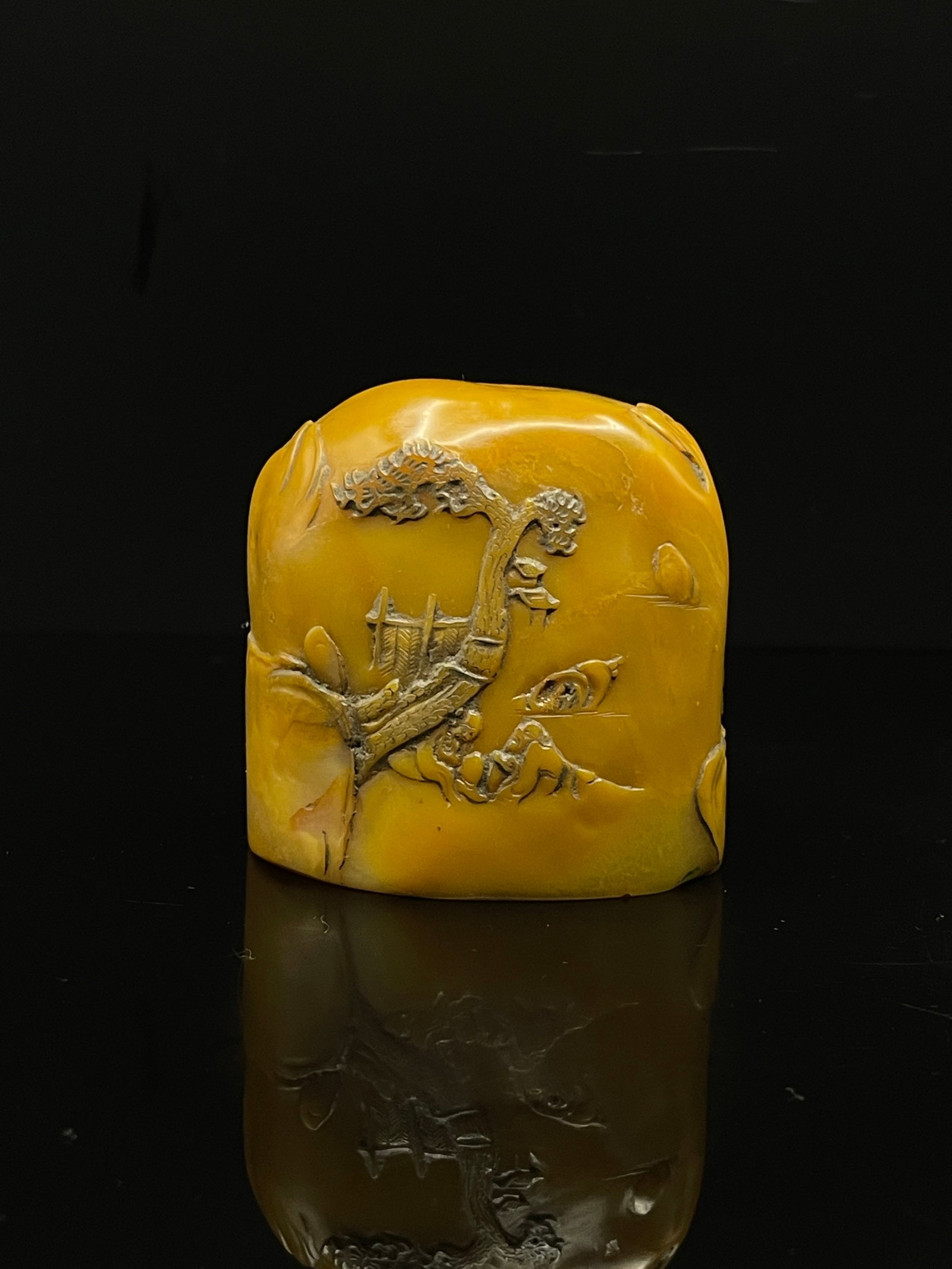 An Exquisite Shoushan Stone Landscape and Figure Pattern Seal: An Exquisite Shoushan Stone Landscape and Figure Pattern Seal,Qing Dynasty,China,With Mark,Size:2.4inx1.7inx2.4in,Weight:301g 寿山石山水人物纹印&#