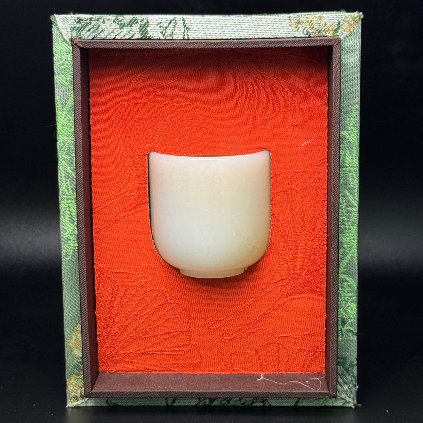 An Exquisite White Jade Cup: An Exquisite White Jade Cup,Qing Dynasty,China,Size:51mmx50mm,Weight:96g 白玉杯子,中国清代