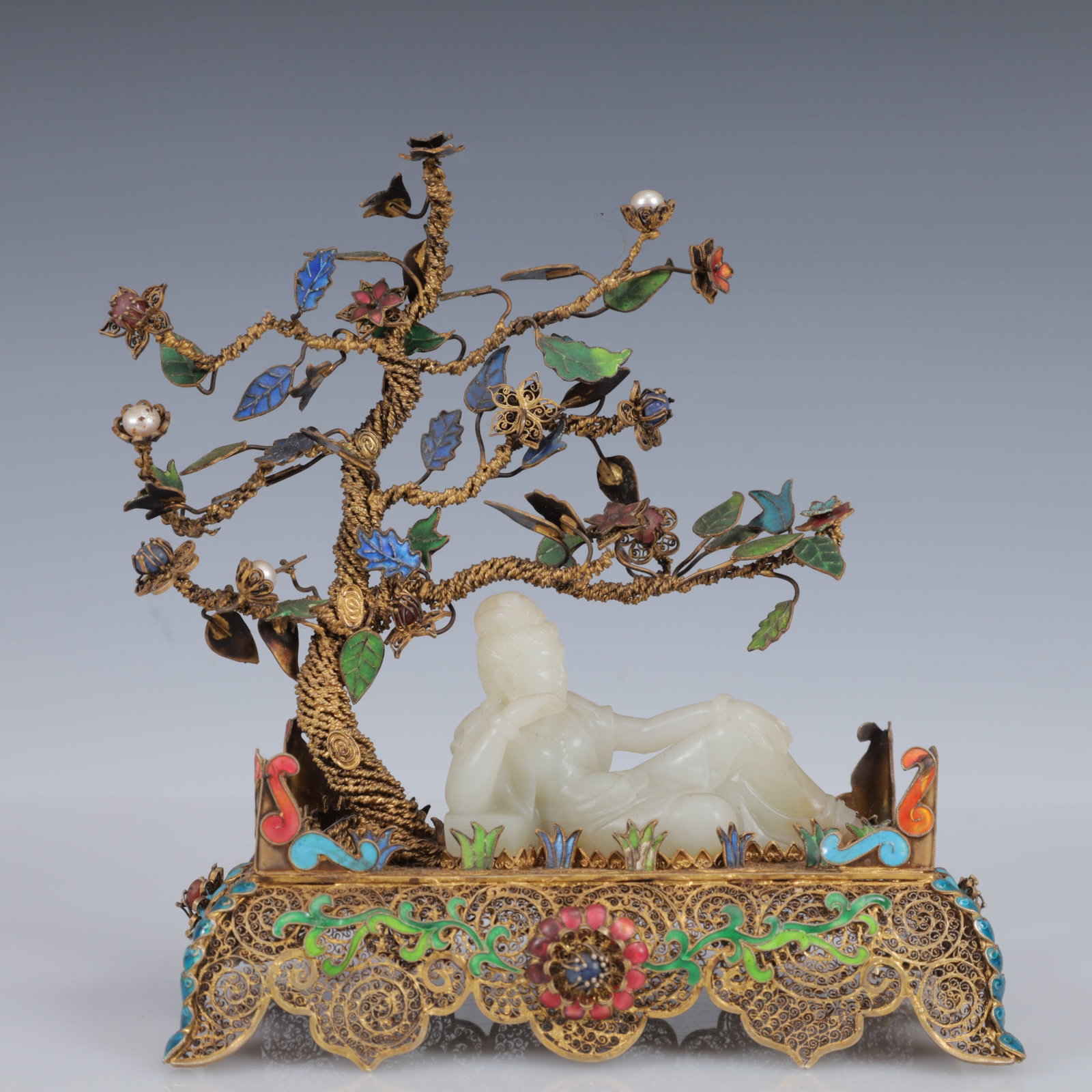 An Exquisite Filigree and Gilding Inlaid White Jade Figure Ornament,Inlaid Gems: An Exquisite Filigree and Gilding Inlaid White Jade Figure Ornament,Inlaid Gems,Qing Dynasty, China,Size:7.1inx3.9inx7.5in,Weight:550g 花丝鎏金嵌白玉人&