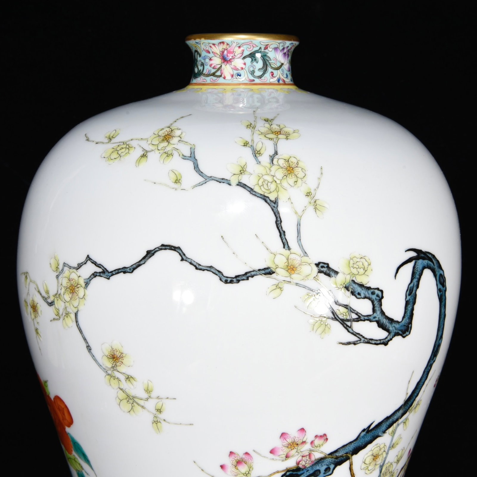 A Rare Enamel Flower Pattern Vase,with Poem - 4