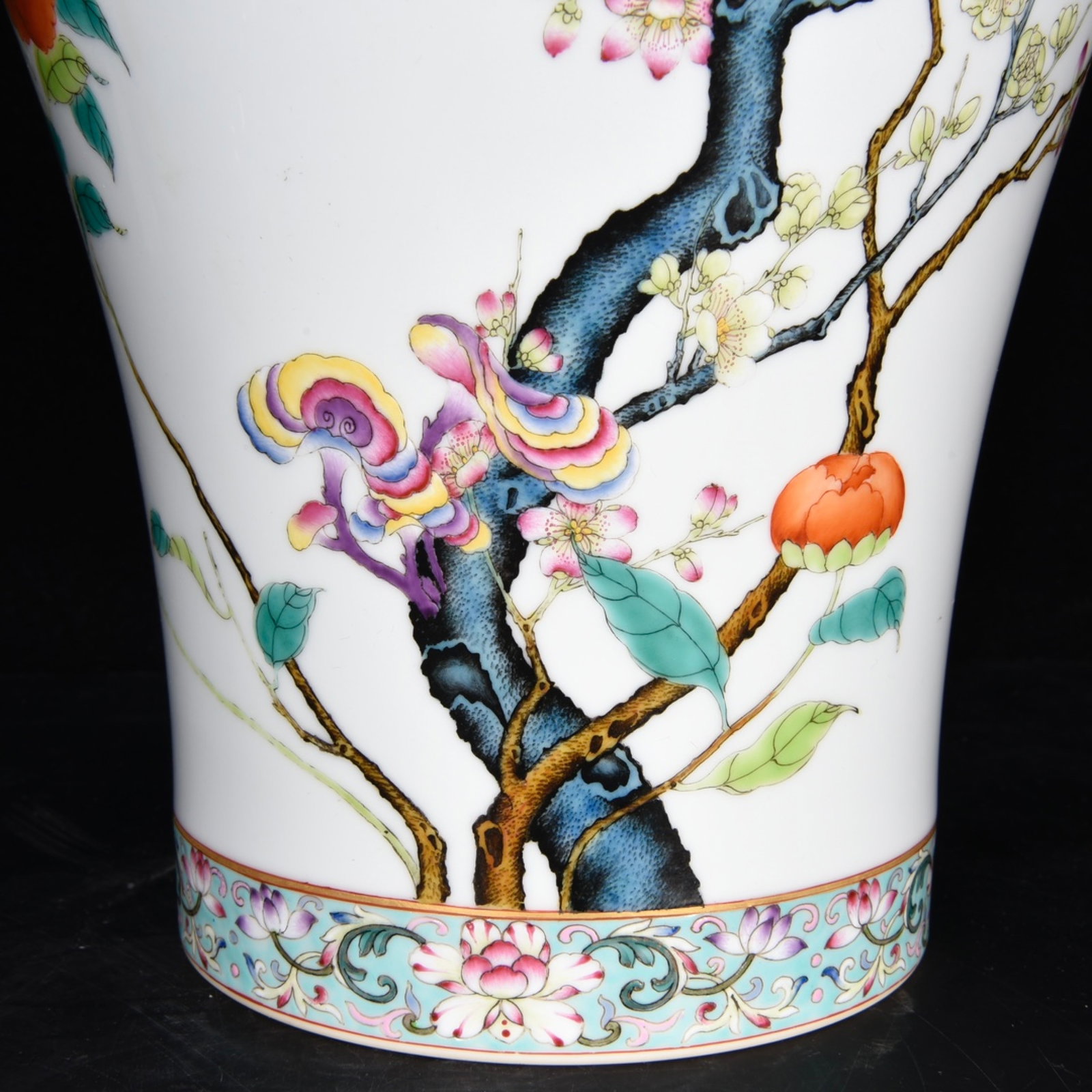 A Rare Enamel Flower Pattern Vase,with Poem - 6