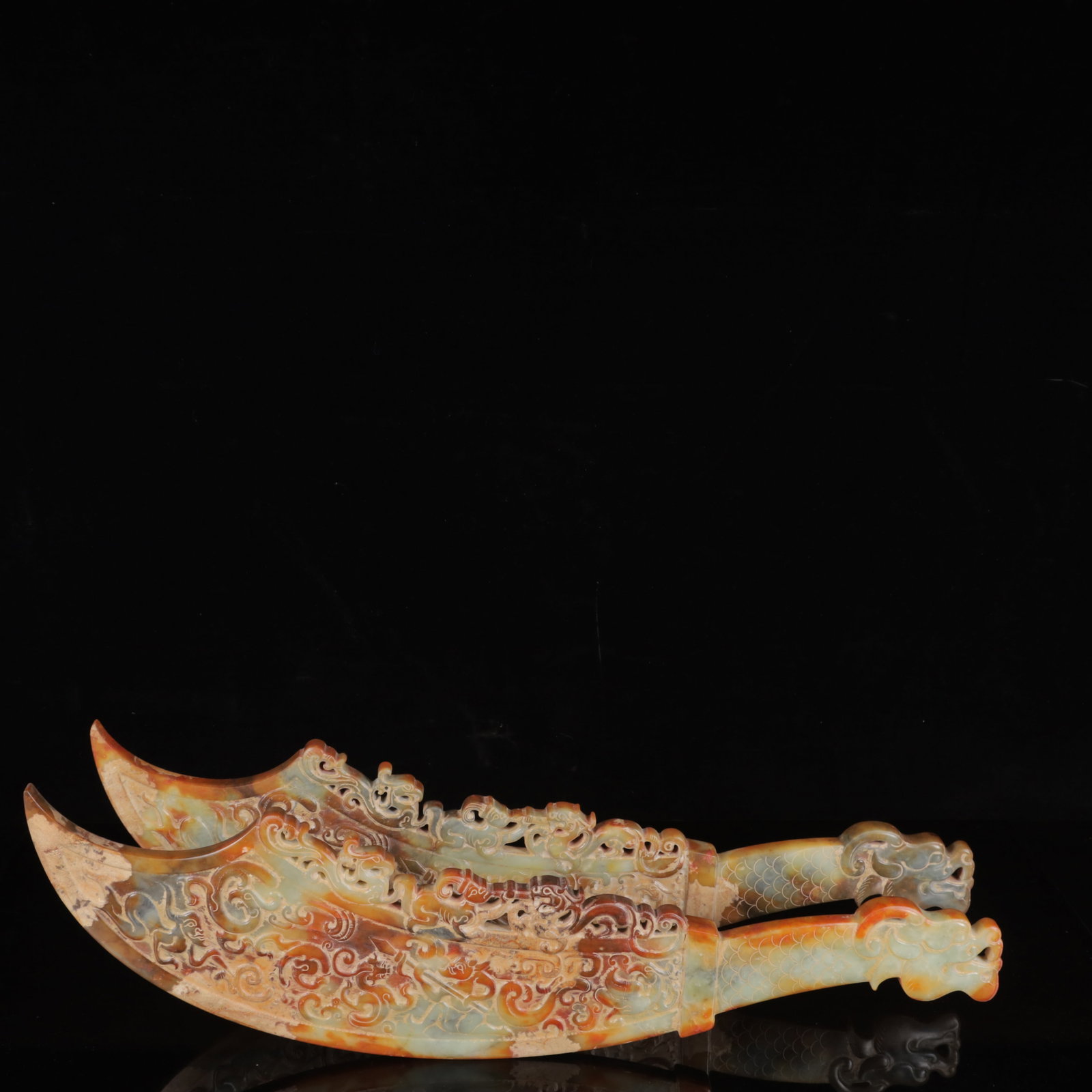 A Pair of Exquisite White Jade Hunting Pattern Dragon Swords: A Pair of Exquisite White Jade Hunting Pattern Dragon Swords,Qing Dynasty,China,Size:23.6inx0.8inx4.9in,Weight:4150g 一对白玉狩猎图龙刀,中&#