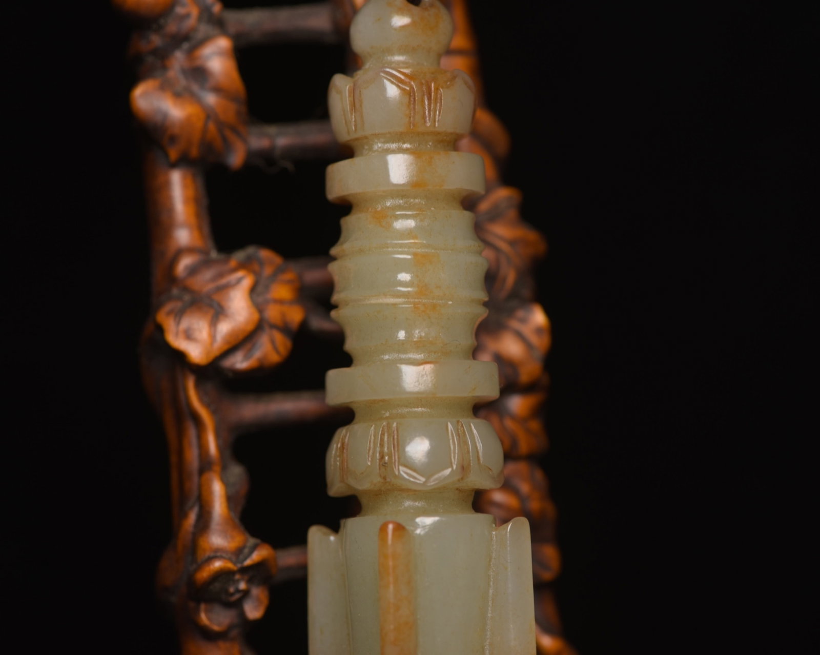 An Exquisite White Jade Ritual Implement - 6
