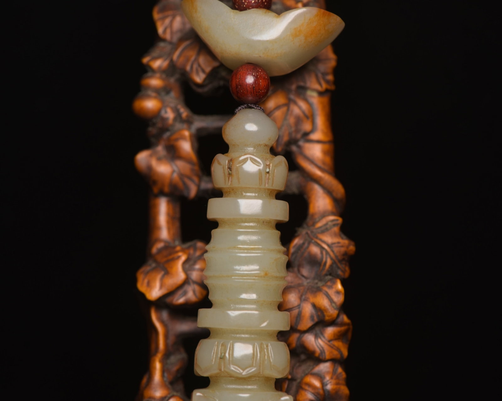 An Exquisite White Jade Ritual Implement - 8
