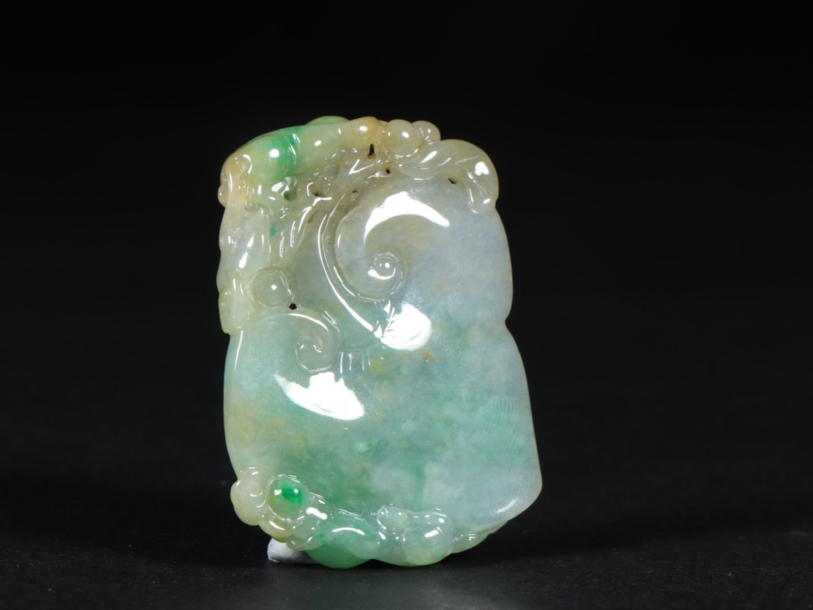 An Exquisite Jadeite Monkey Pattern Pendant - 8