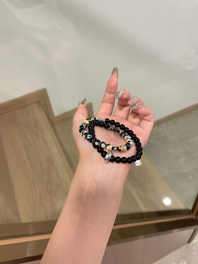 An Exquisite Agate Bracelet - 4