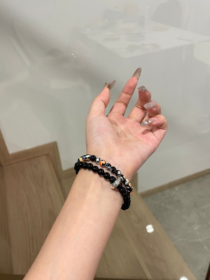An Exquisite Agate Bracelet - 6