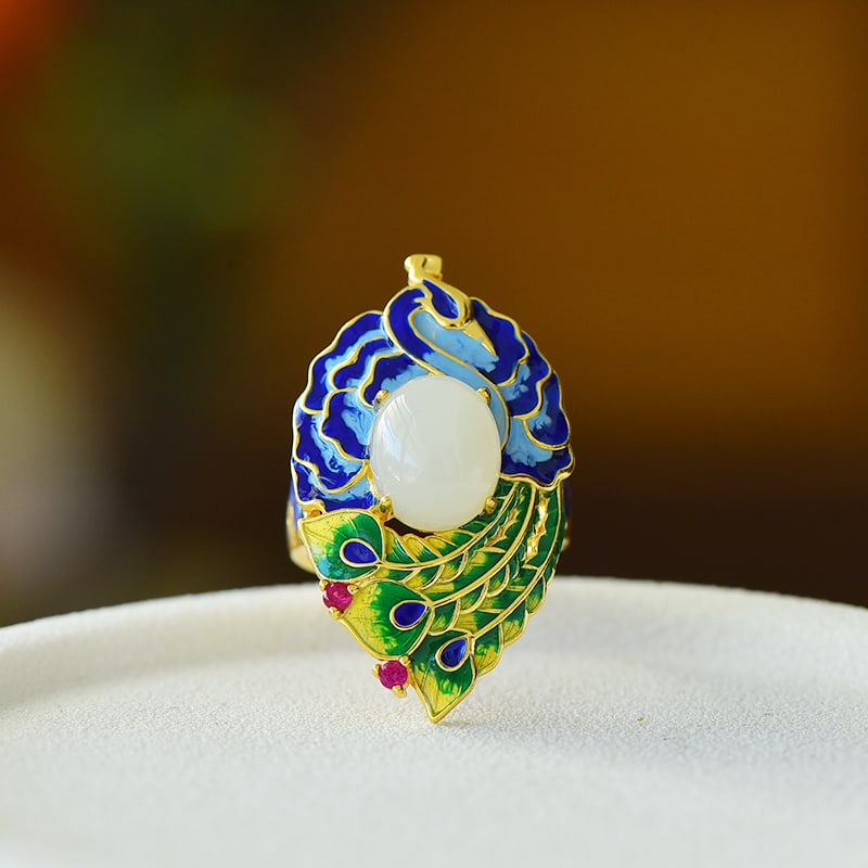 An Exquisite Sterling Silver-Gold Plated Inlaid White Jade Ring: An Exquisite Sterling Silver-Gold Plated Inlaid White Jade Ring,Size:9mmx11mm 纯银镀金镶白玉戒指