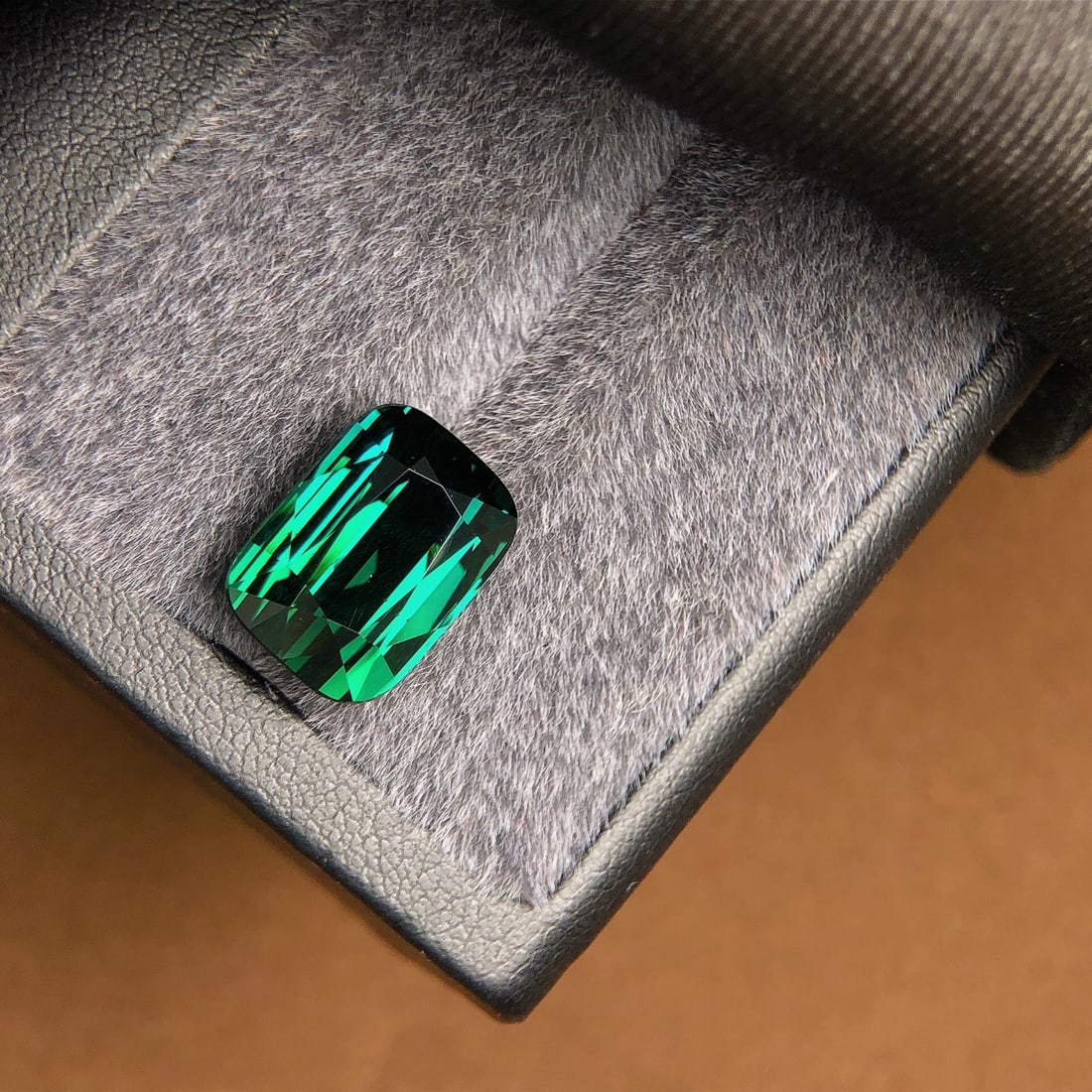 11.62Ctw Natural Tourmaline Loose: 11.62Ctw Natural Tourmaline Loose,Size:14mmx10.3mmx8.5mm 11.62Ctw天然碧玺裸石