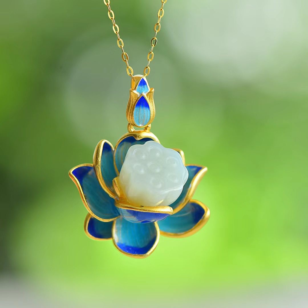 An Exquisite Sterling Silver-Gold Plated Inlaid White Jade Enamel Pendant: An Exquisite Sterling Silver-Gold Plated Inlaid White Jade Enamel Pendant,Size:12mmx12mm 纯银镀金镶白玉珐琅吊坠