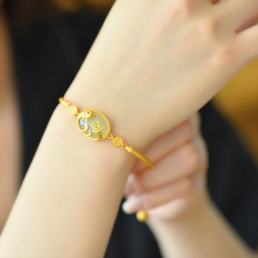 An Exquisite Sterling Silver-Gold Plated Inlaid White Jade Bracelets: An Exquisite Sterling Silver-Gold Plated Inlaid White Jade Bracelets,Size:12mmx16mm 纯银镀金镶白玉手链