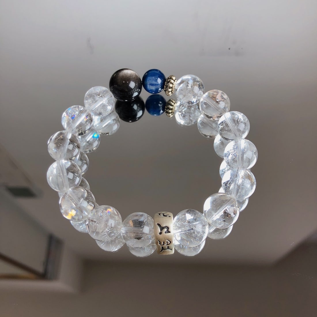 An Exquisite Crystal Bracelet - 2