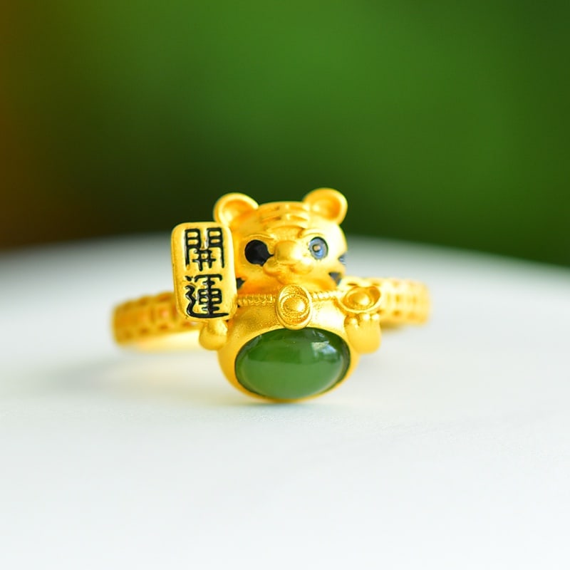 An Exquisite Sterling Silver-Gold Plated Inlaid Jasper Enamel Ring: An Exquisite Sterling Silver-Gold Plated Inlaid Jasper Enamel Ring 纯银镀金镶碧玉珐琅戒指
