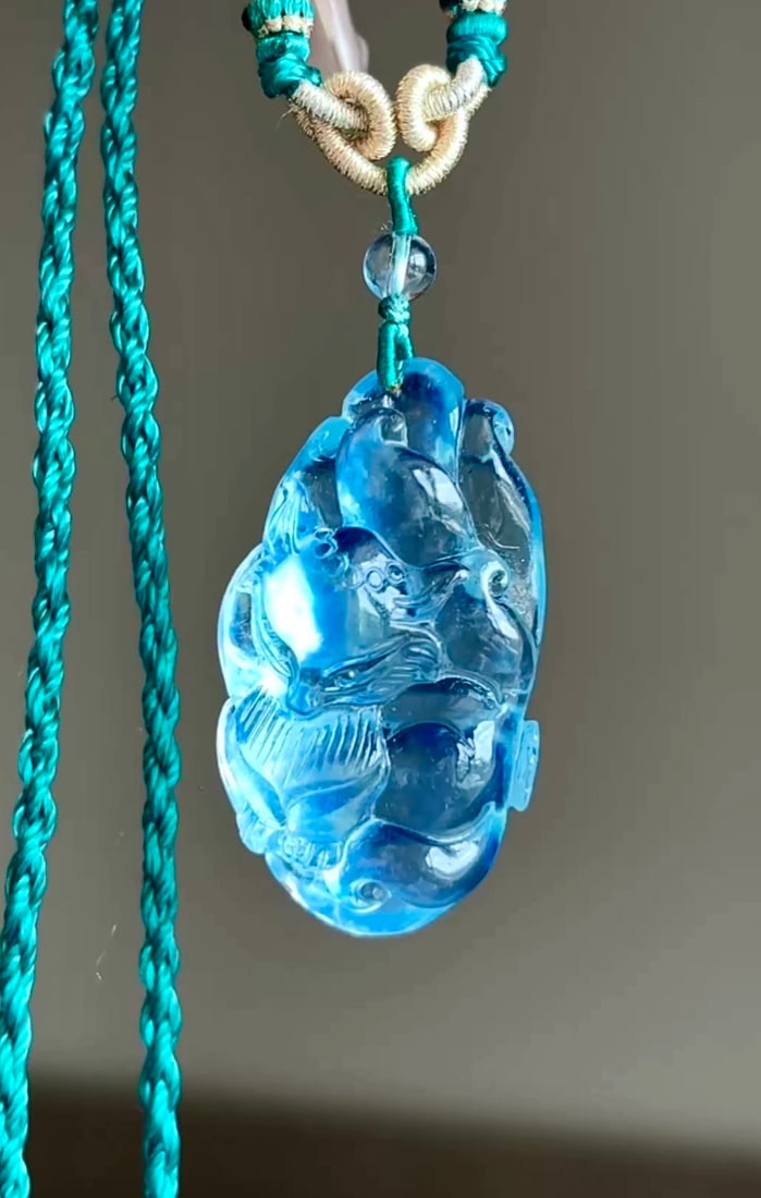 An Exquisite Aquamarine Fox Pattern Pendant: An Exquisite Aquamarine Fox Pattern Pendant,Size:40mmx22mmx13mm,Weight:16.4g 海蓝宝狐狸纹挂件