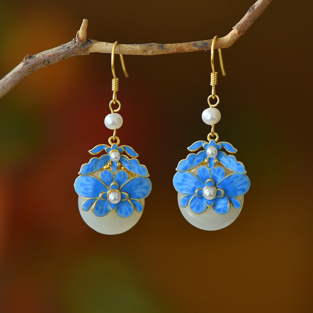 A Pair of Exquisite Sterling Silver-Gold Plated Inlaid White Jade Enamel Earrings,Inlaid Pearl: A Pair of Exquisite Sterling Silver-Gold Plated Inlaid White Jade Enamel Earrings,Inlaid Pearl,Size:15mmx15mm 一对纯银镀金镶白玉珐琅&#