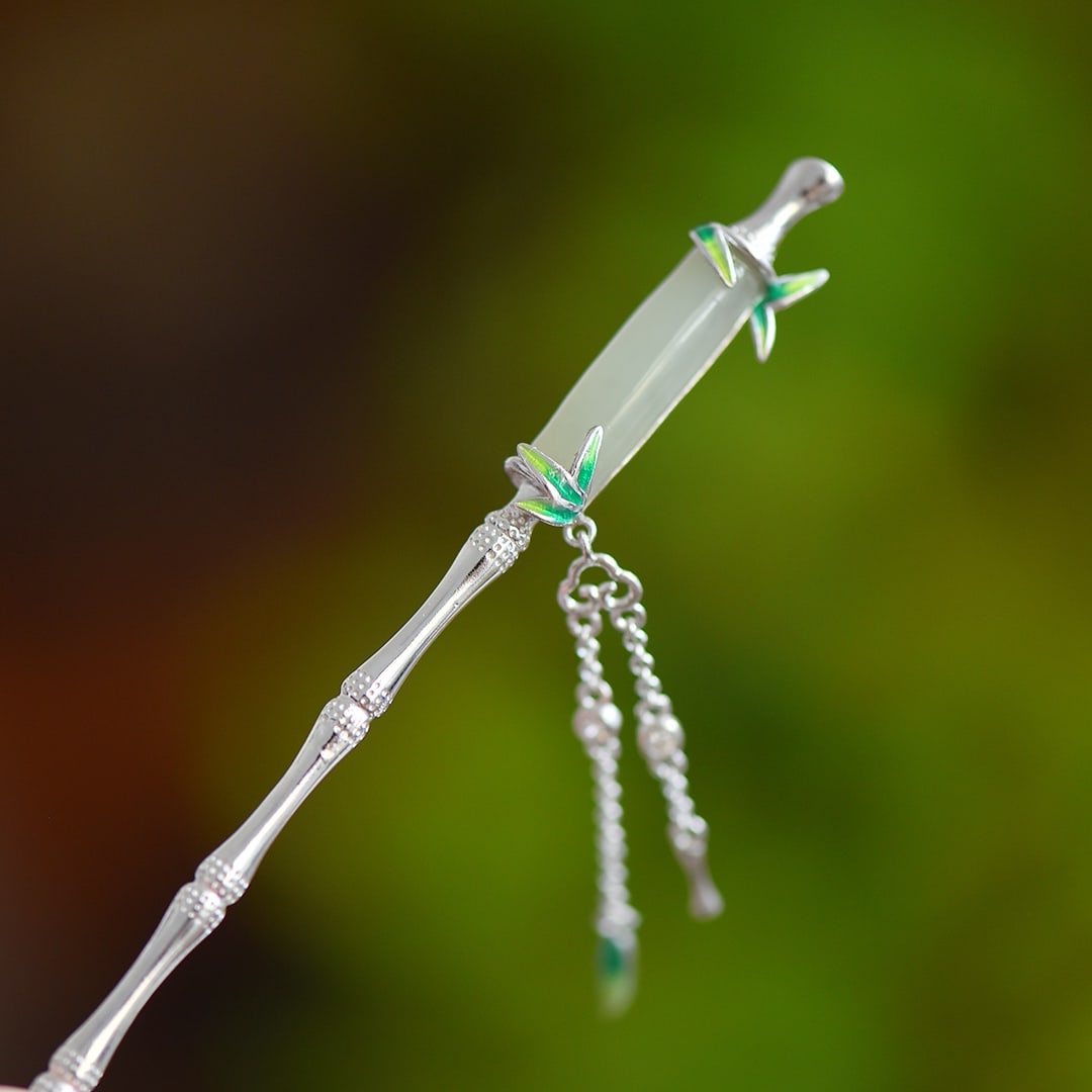 An Exquisite Sterling Silver Inlaid White Jade Enamel Hairpin: An Exquisite Sterling Silver Inlaid White Jade Enamel Hairpin, 纯银镶白玉珐琅发簪