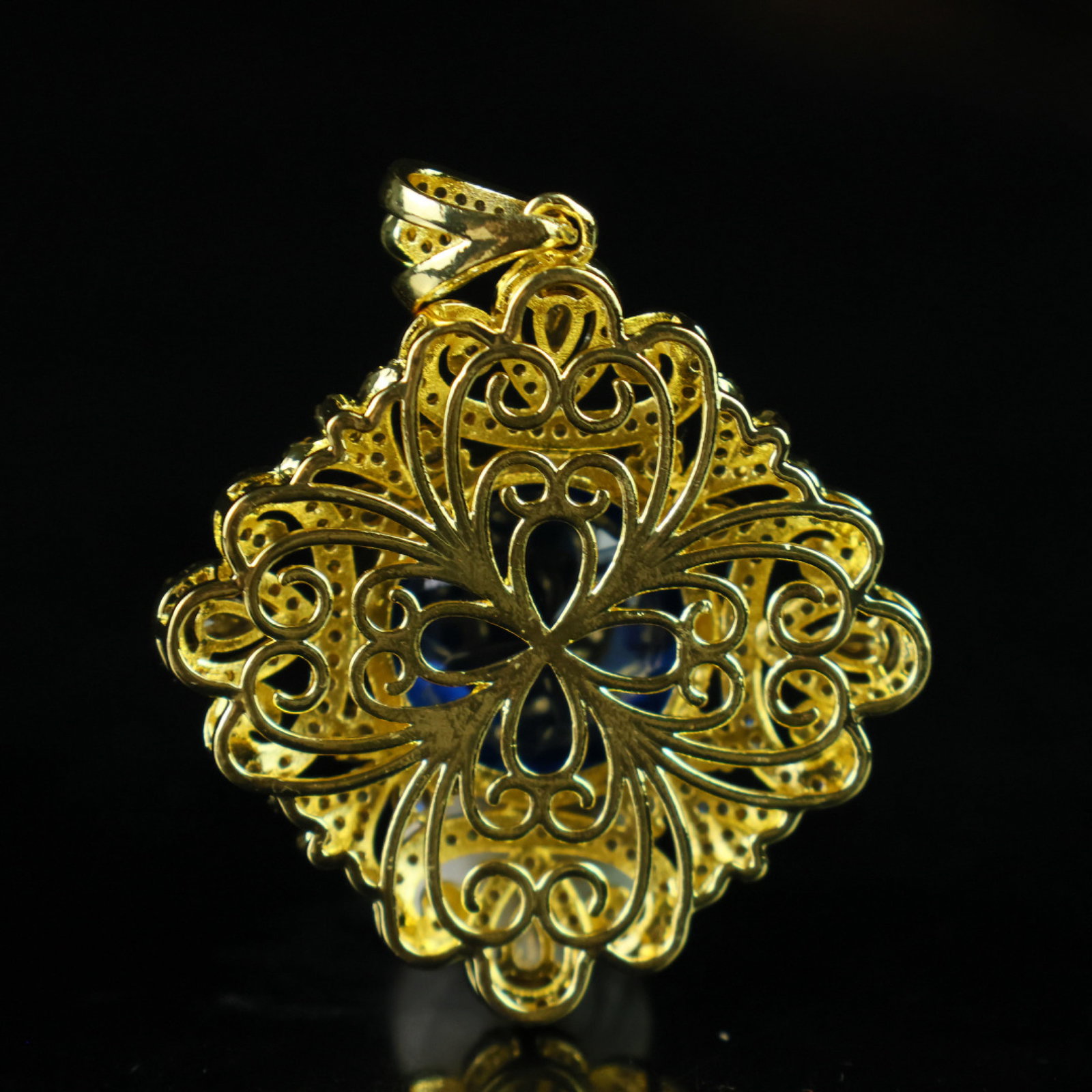 An Exquisite Pendant - 5