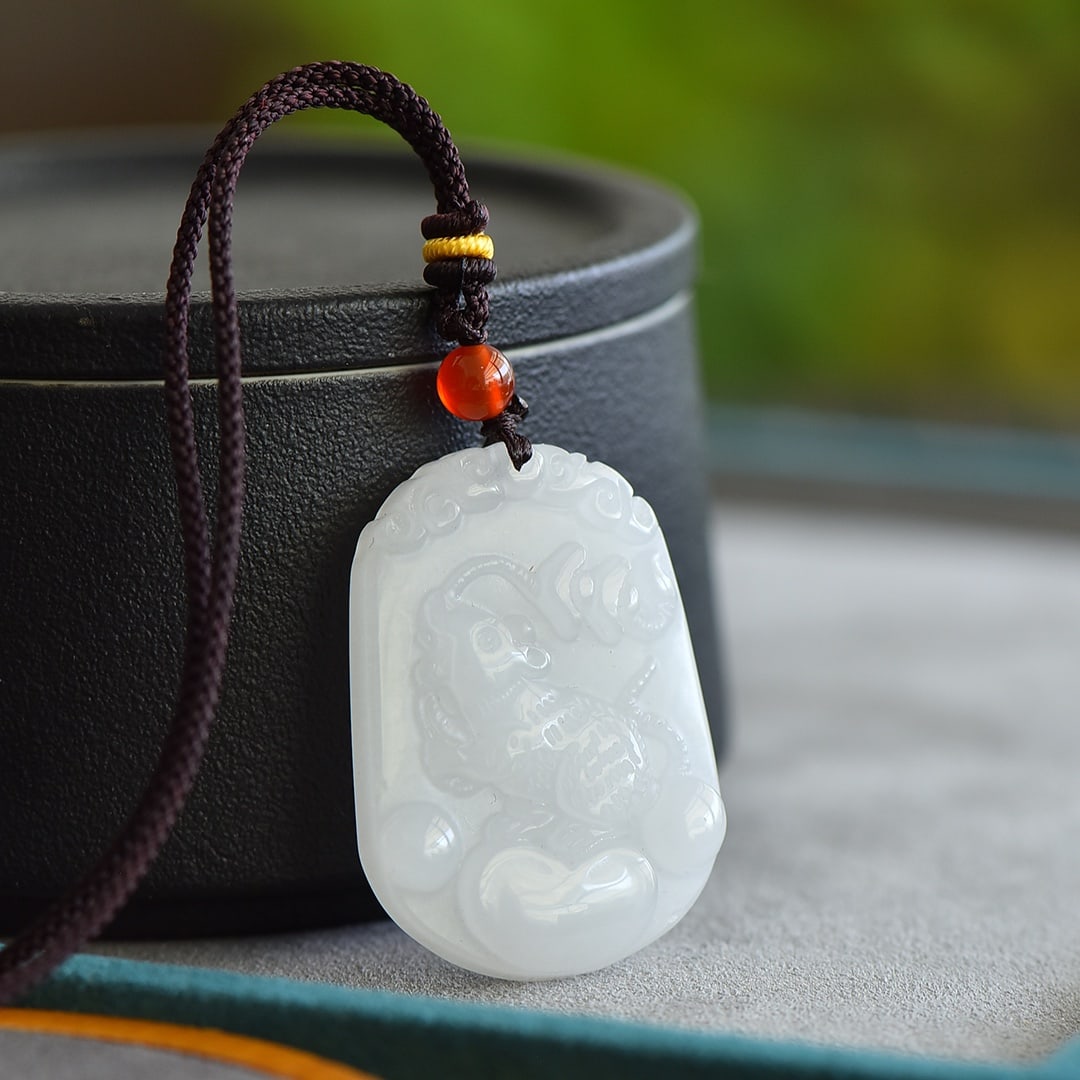 An Exquisite White Jade Mouse Pattern Pendant - 3